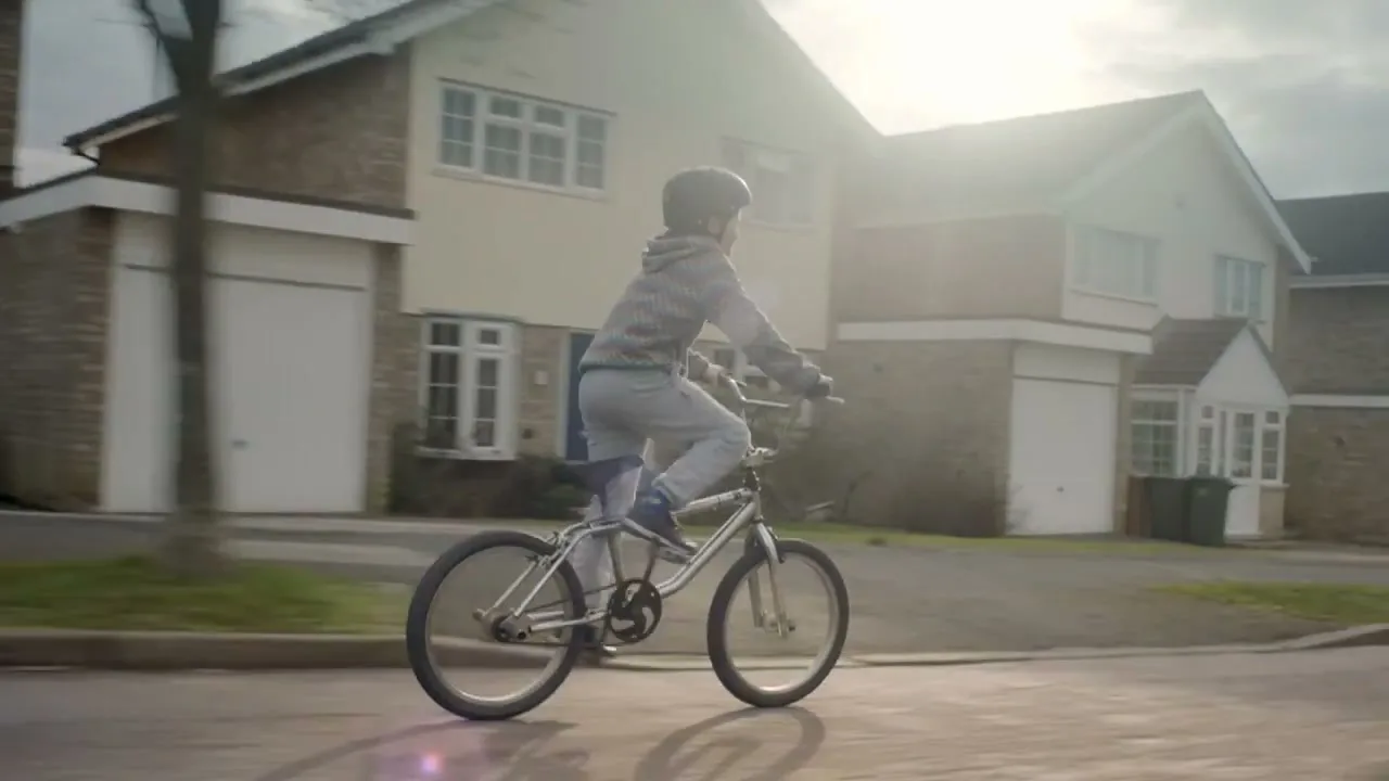 Co-op Food "Co-op 'Easter Errands" (2015) commercial still