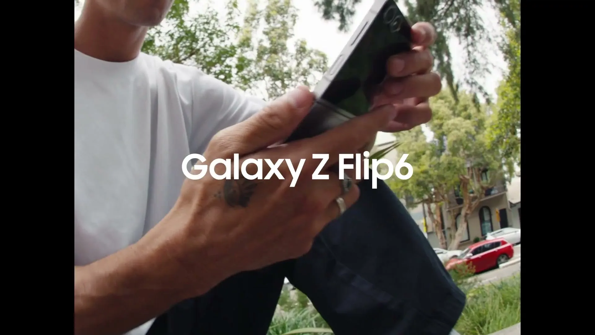 Samsung “Circle to Search” (2025), frame 2