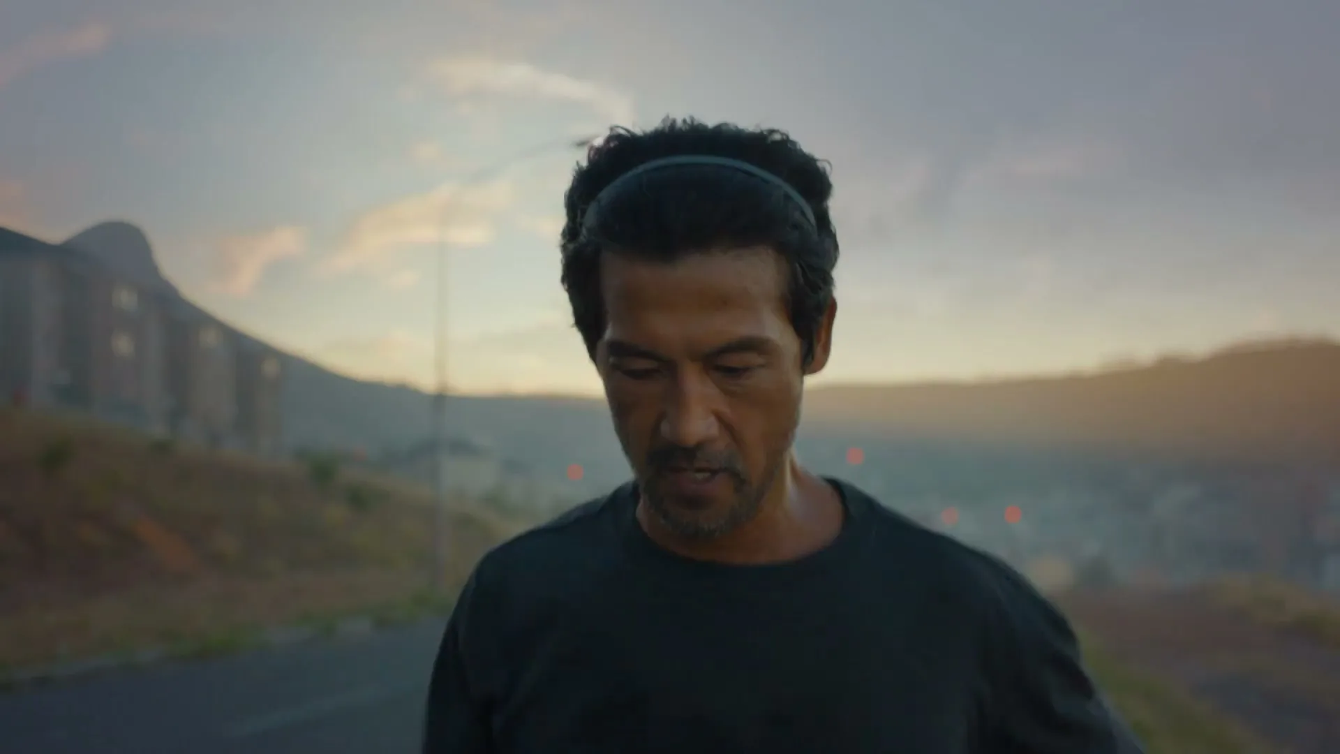 RXBAR “Running” (2023), frame 4