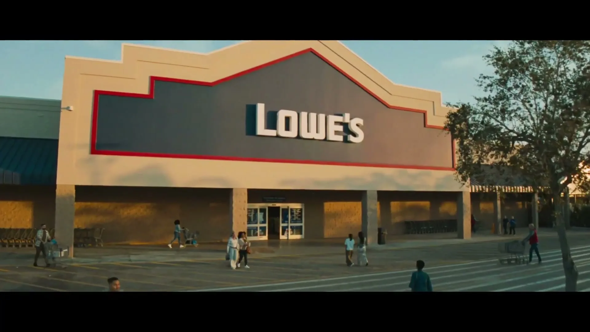 Lowe’s “There’s No Place Like Lowe’s” (2026), frame 2