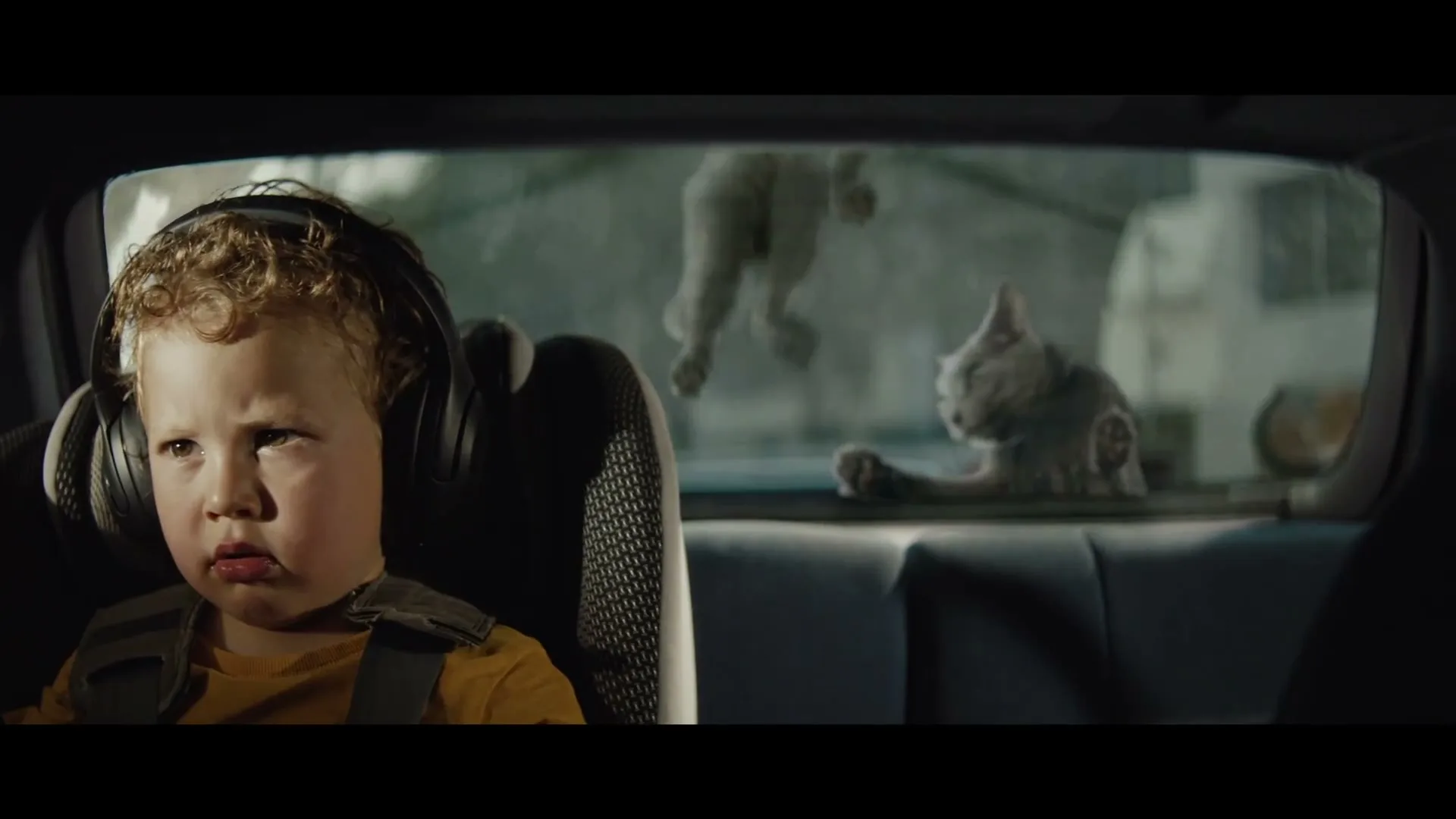 Back Market "The Cats" (2022) commercial still