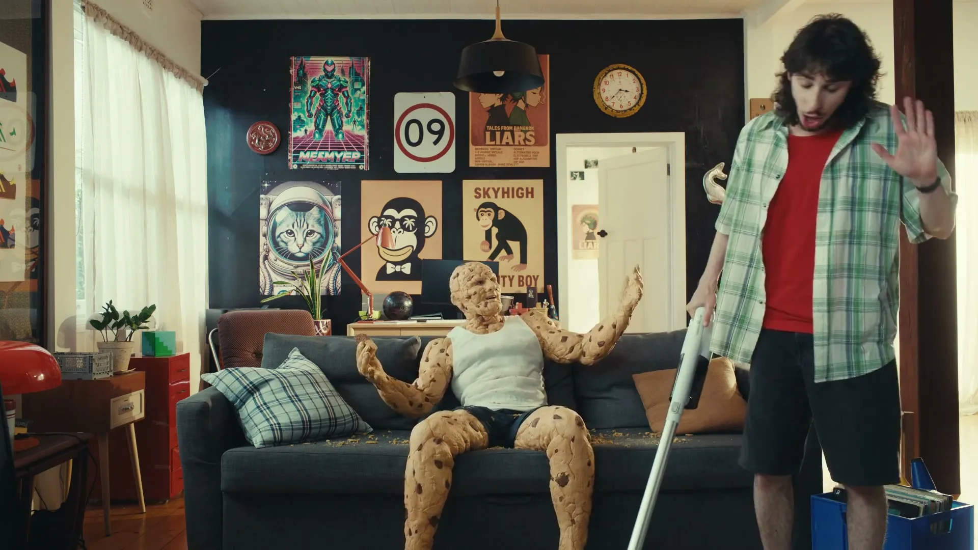 Maxibon "Go Full Cookie extended crumbs" (2026) commercial still