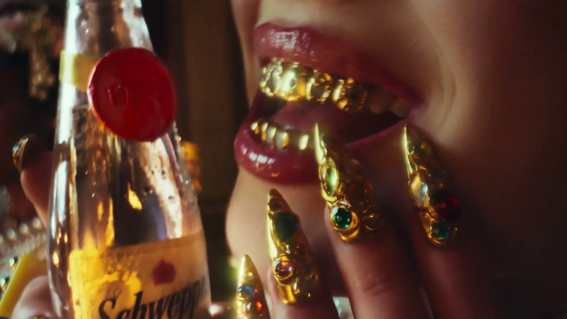 Schweppes “Extra since 1783” (2025), frame 3