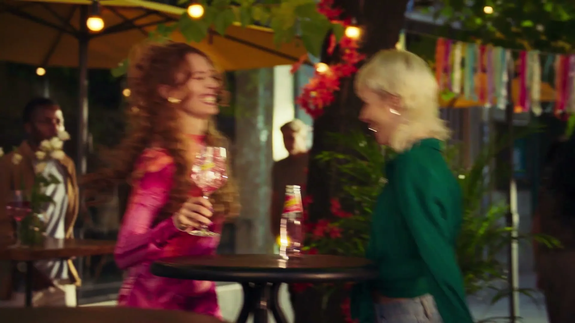 Schweppes “Extra since 1783” (2025), frame 6