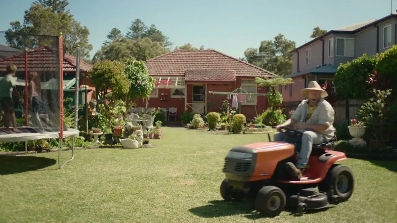Everyday Insurance "Matto" (2023) commercial still