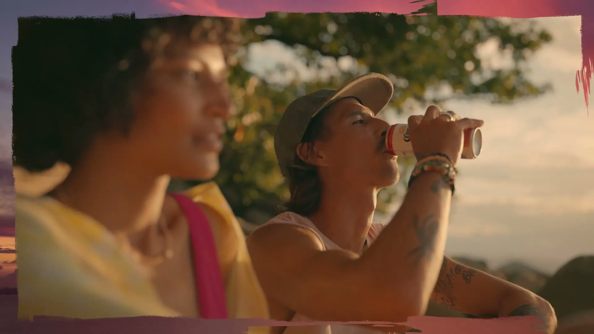 Corona “Fresh From Paradise” (2023), frame 6