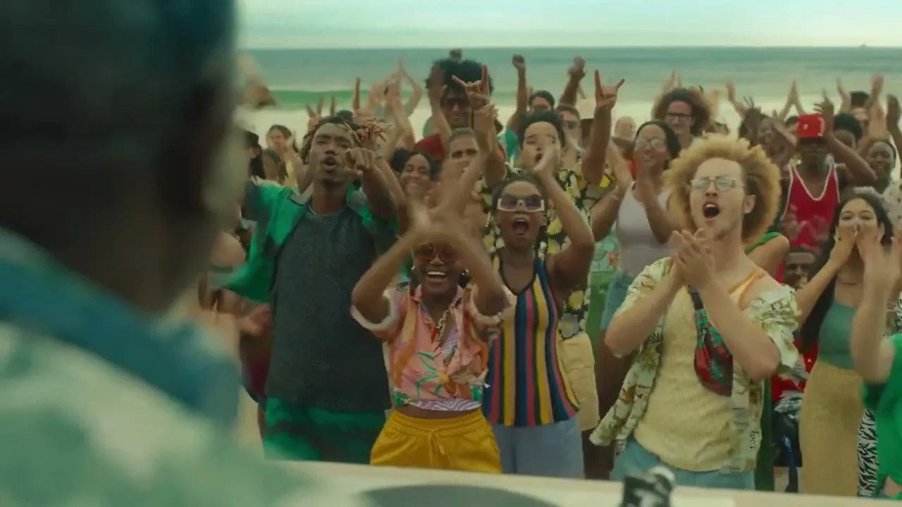 Coca-Cola “Bonaqua - Beach” (2024), frame 4