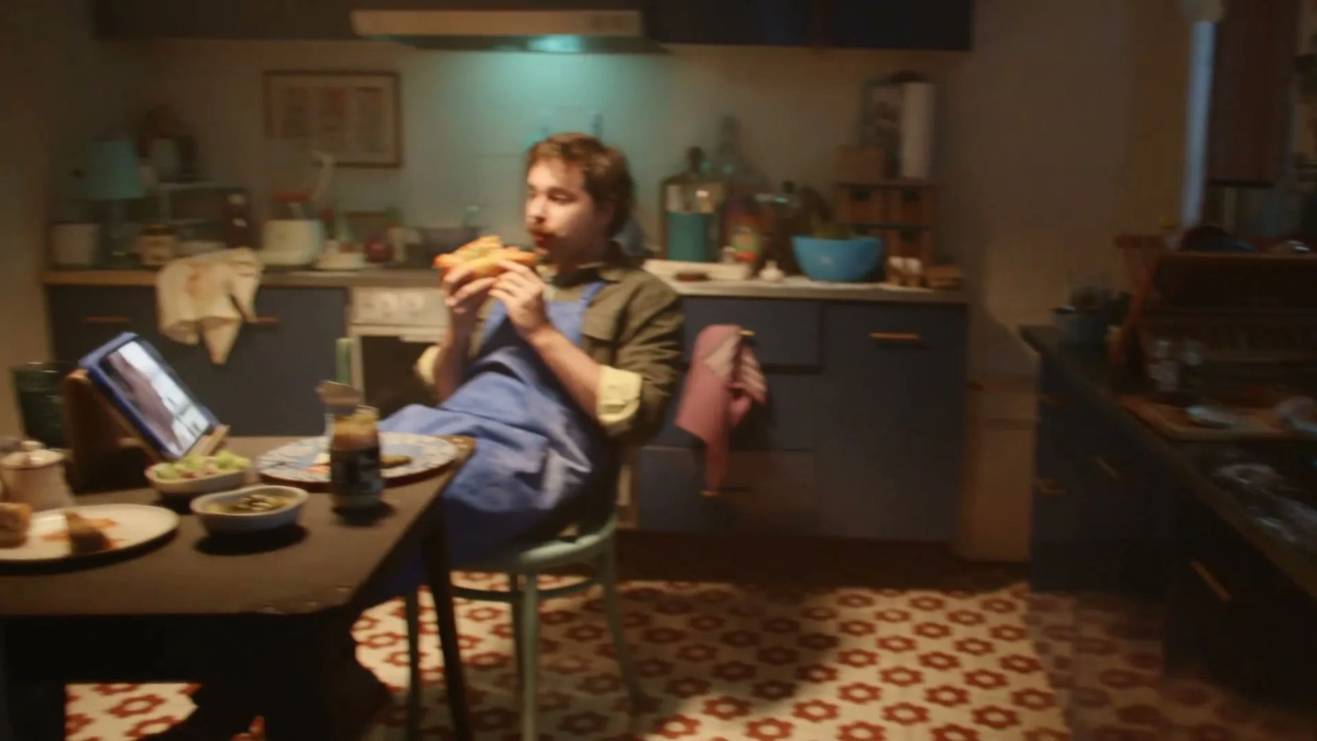 Hulu “Cheating” (2023), frame 4