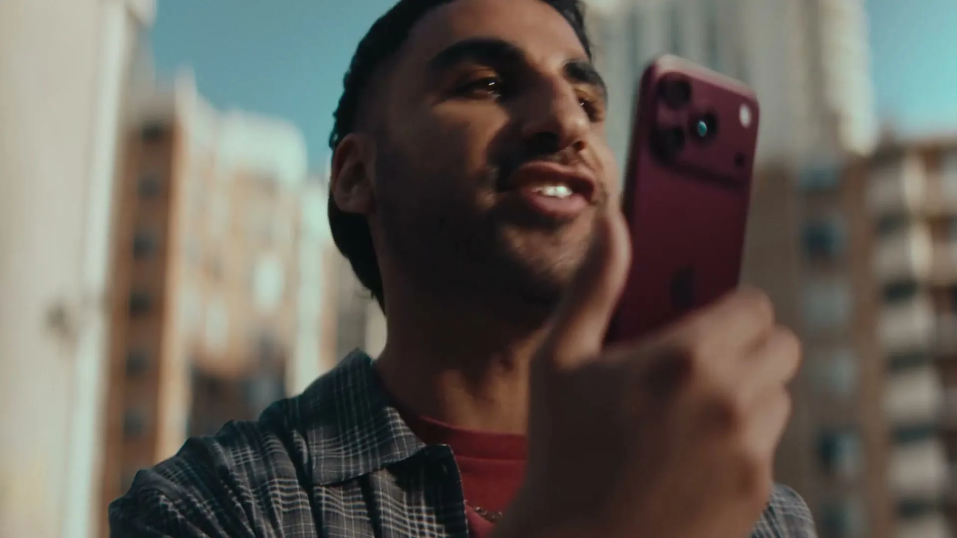 VODAFONE “x Apple - A Very Possibly True Story” (2026), frame 6