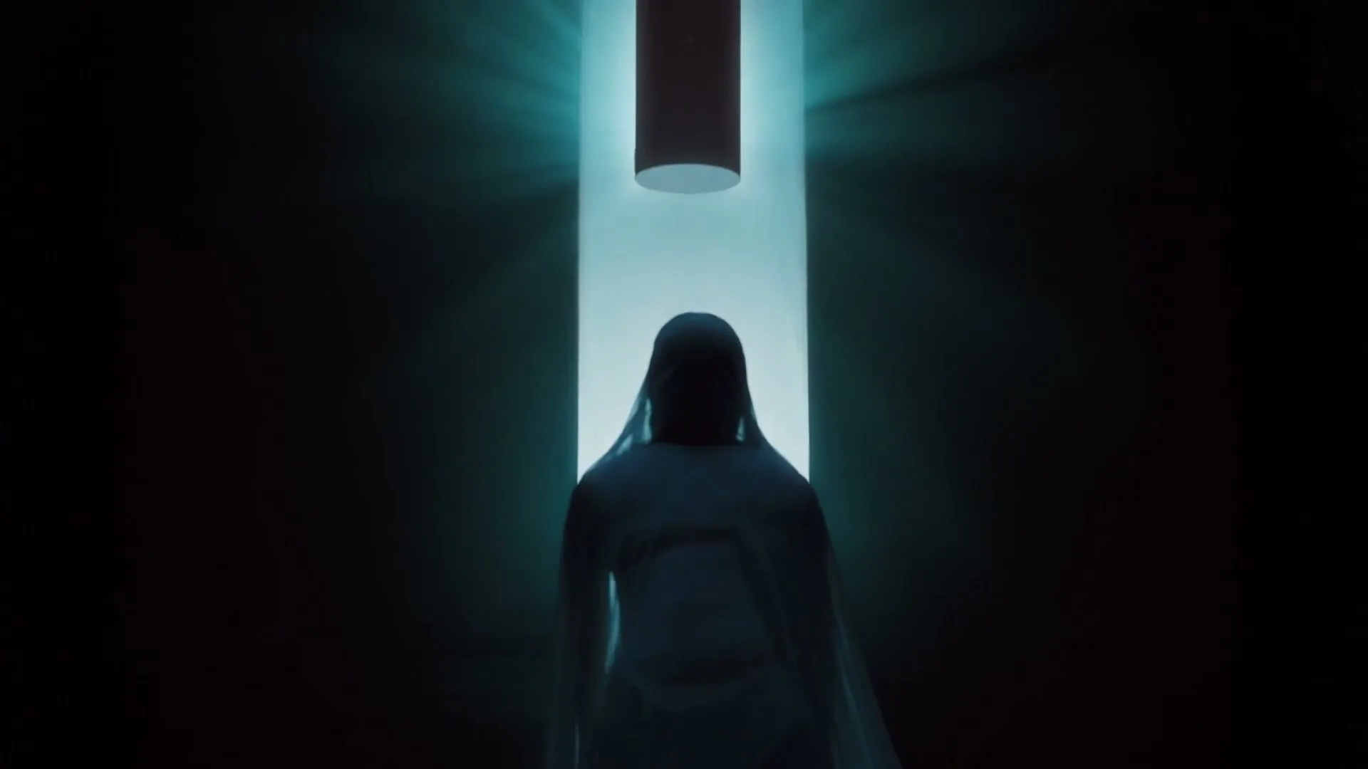 Sakara “Save Me” (2025), frame 2
