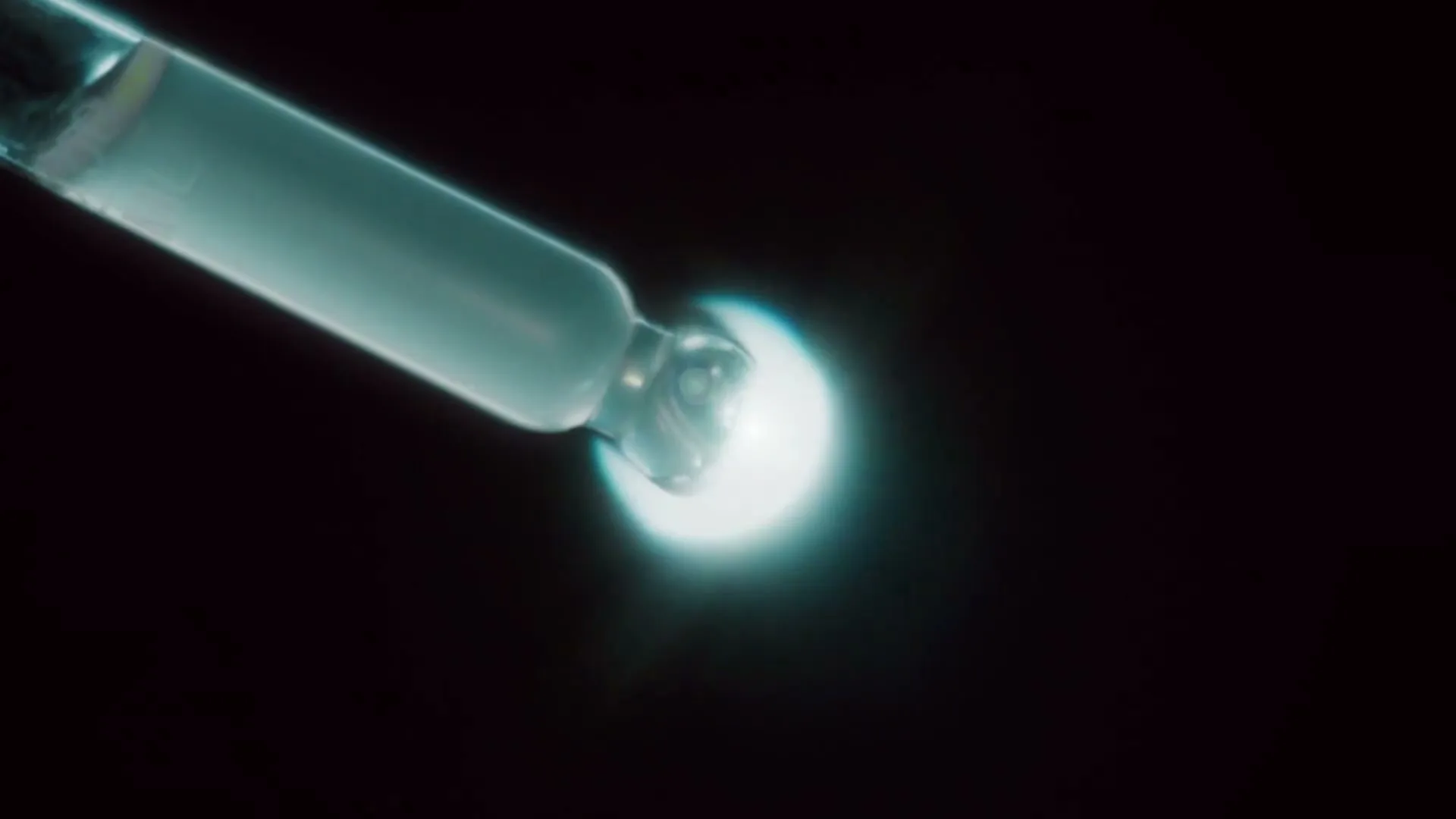 Sakara “Save Me” (2025), frame 5