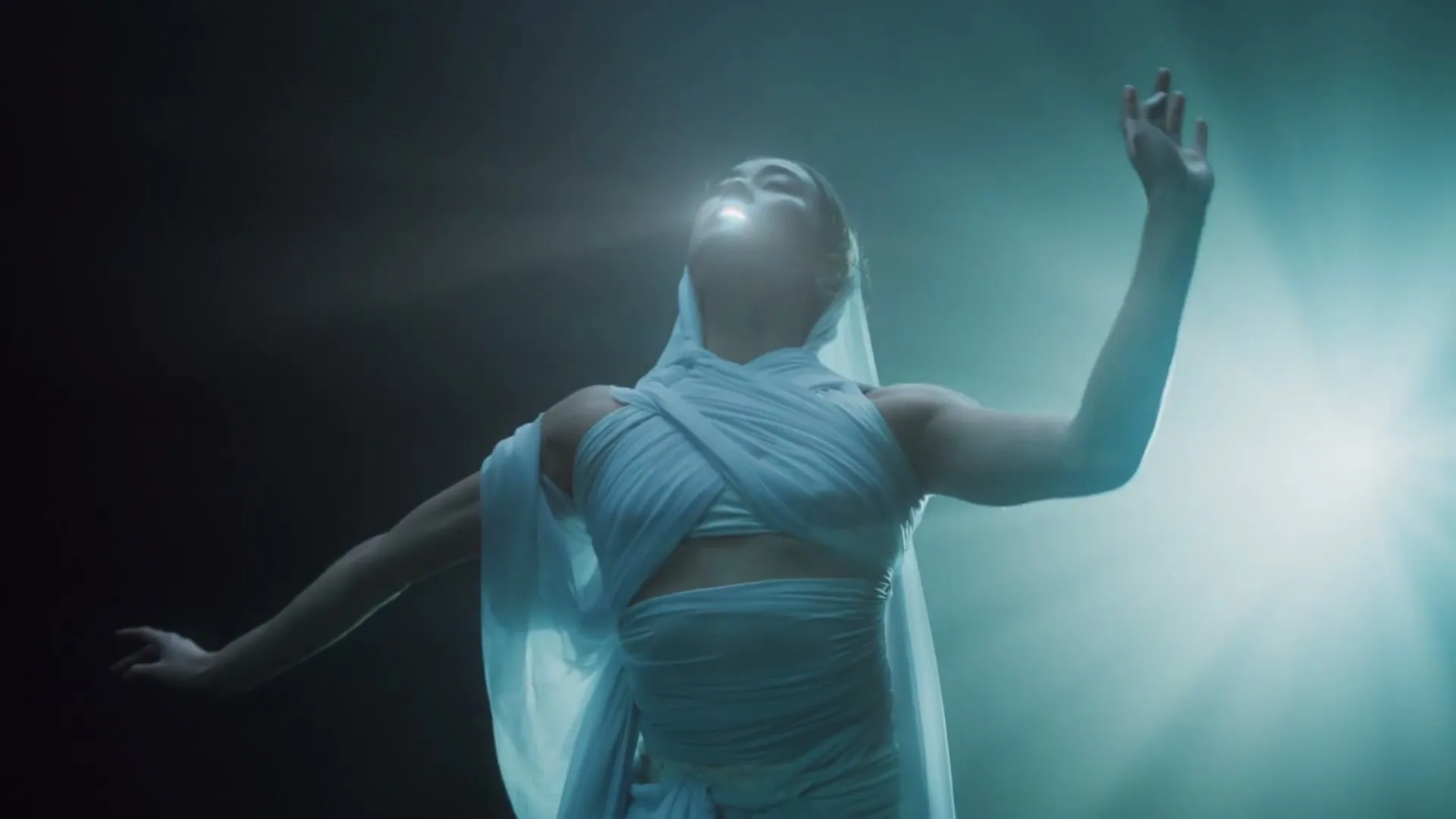 Sakara “Save Me” (2025), frame 6