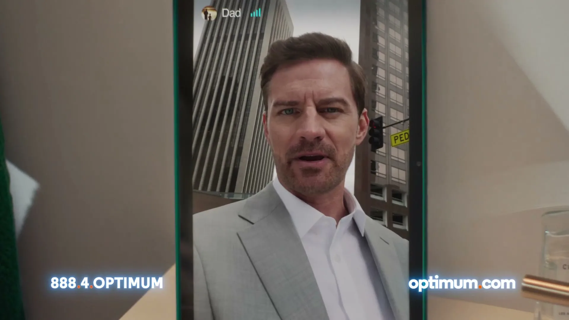 Optimum “Fiber - Good News” (2025), frame 5