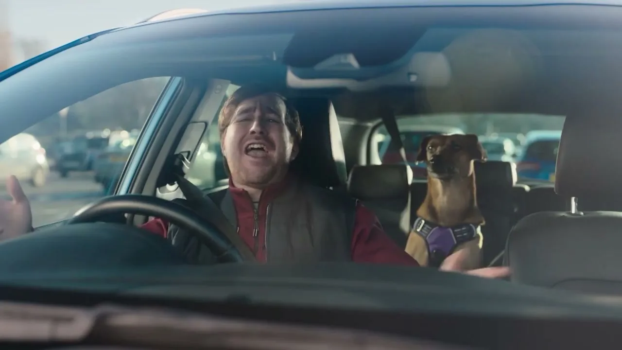 cinch “Man with Dog vs Woman” (2022), frame 3