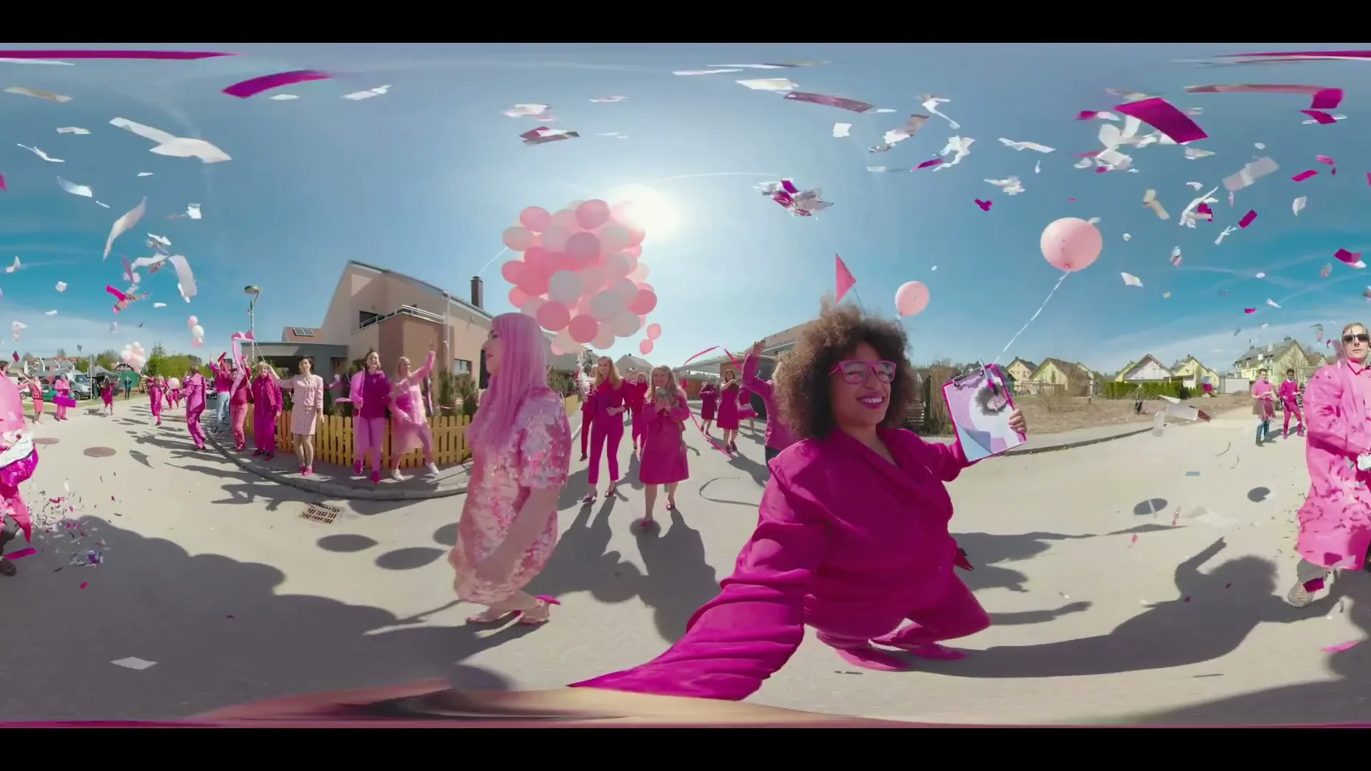 GiffGaff "#choosegiffgaff" (2023) commercial still
