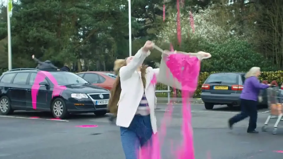 Paddy Power "Lucky Pigeon" (2014) commercial still