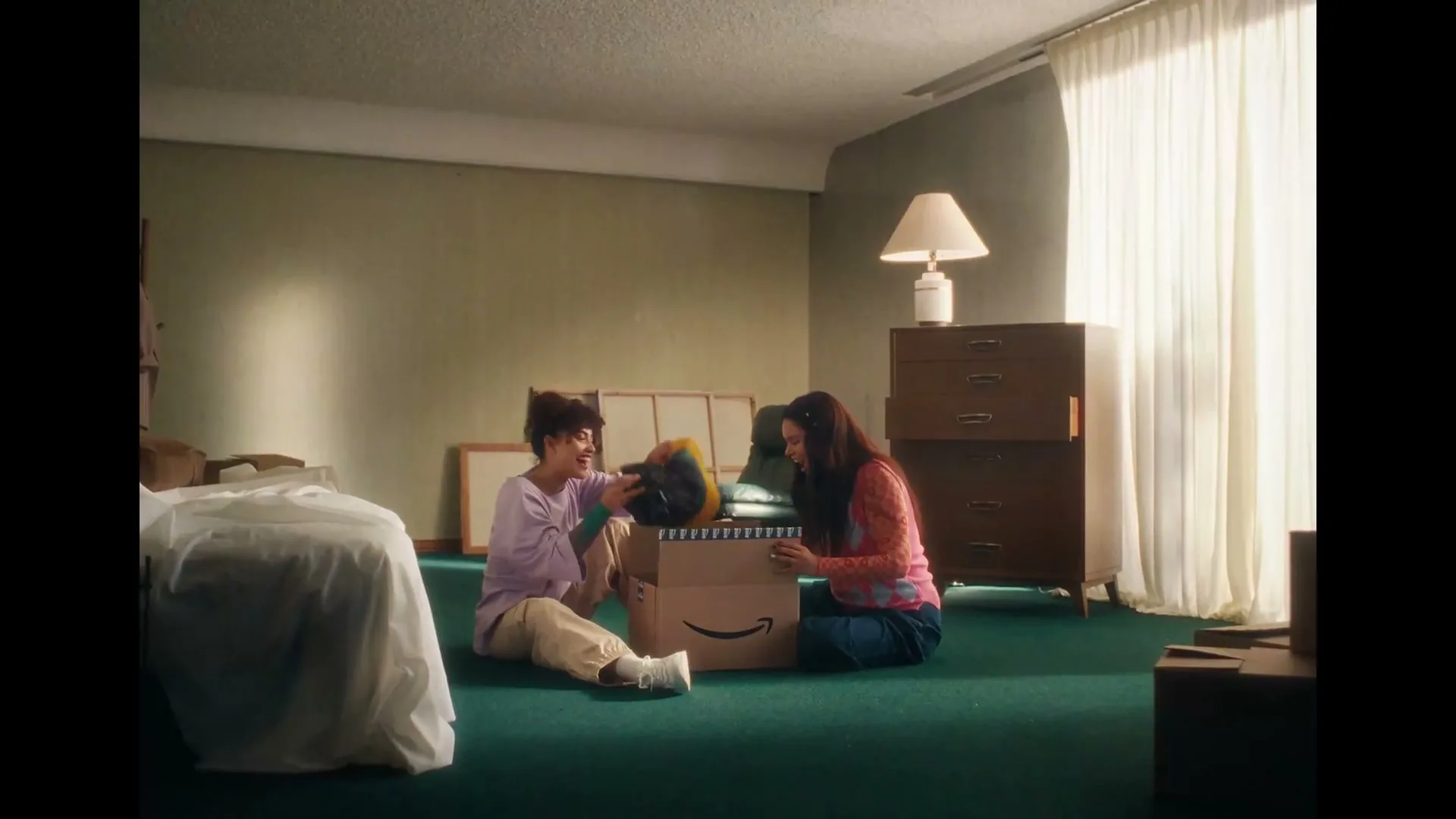 Amazon “Moda” (2024), frame 3