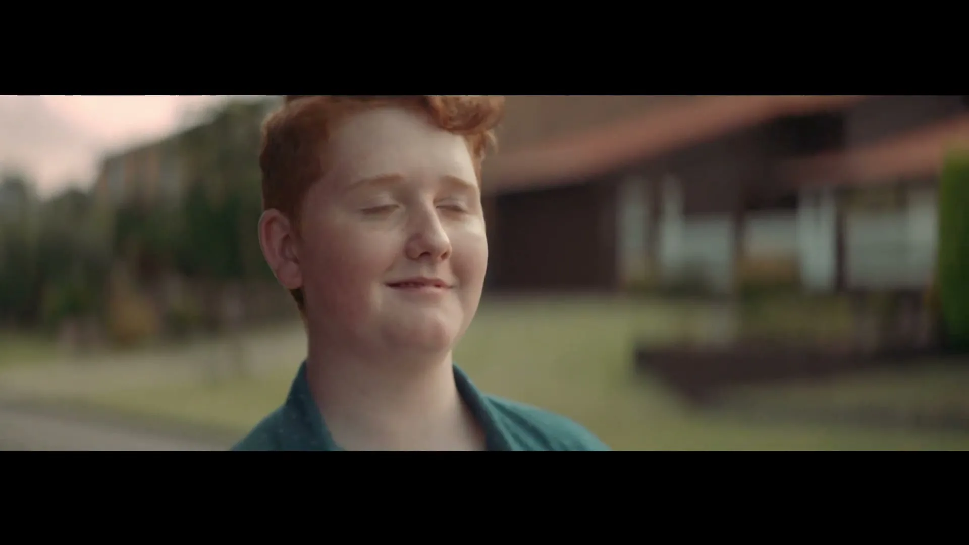 HBF "Papergirl" (2023) commercial still