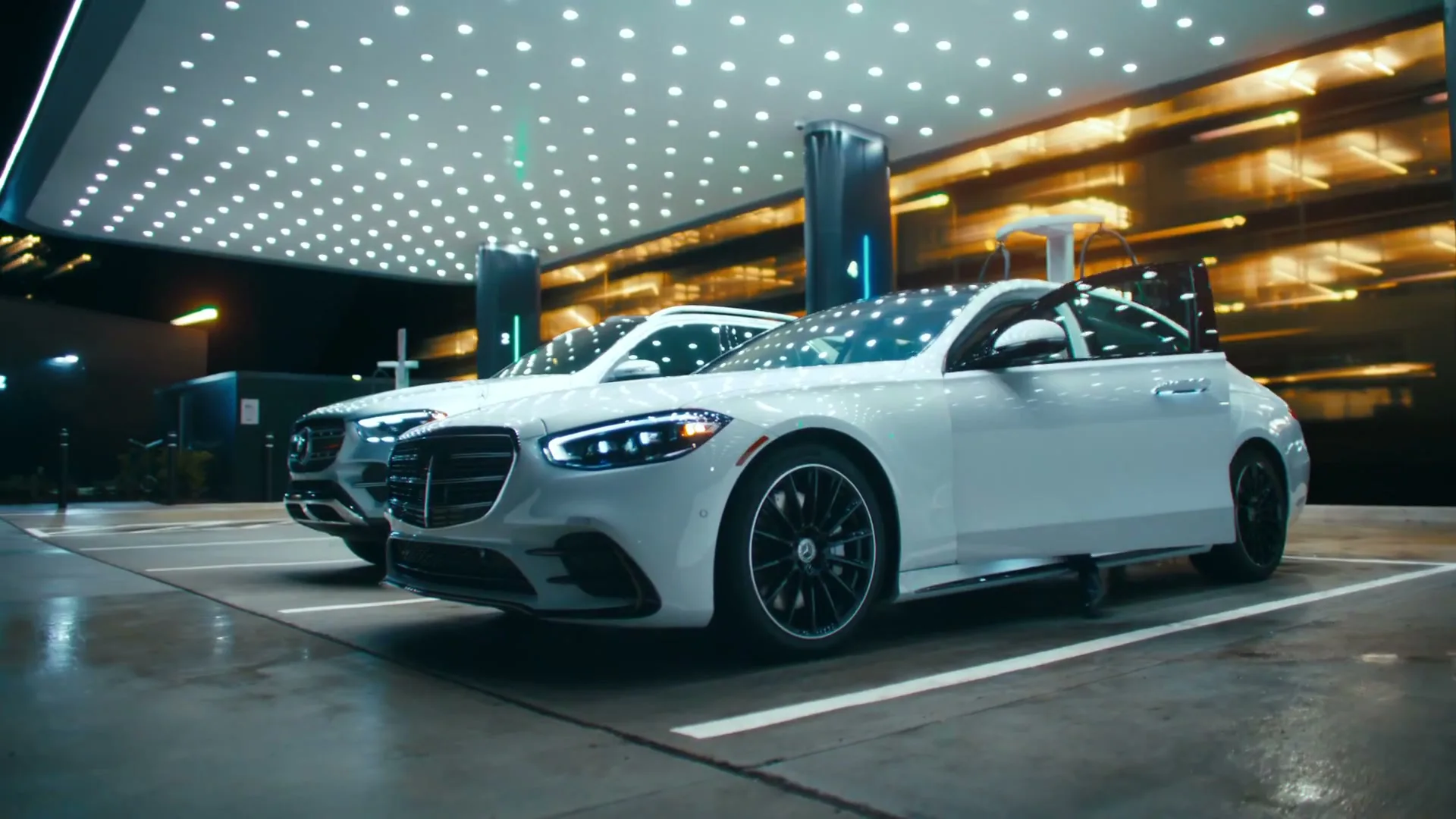 Mercedes-Benz “Mercedes-Benz - Network” (2024)