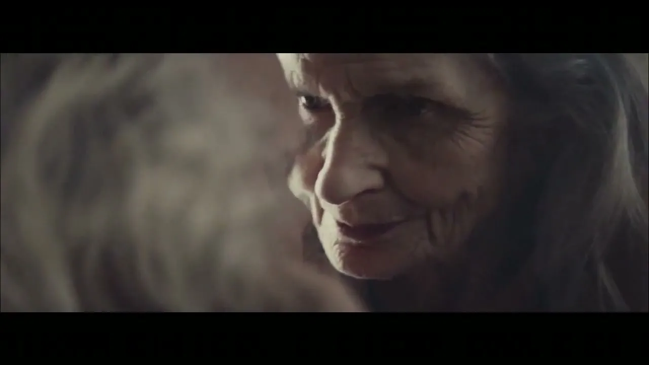 Vodafone "The kiss" (2014) commercial still