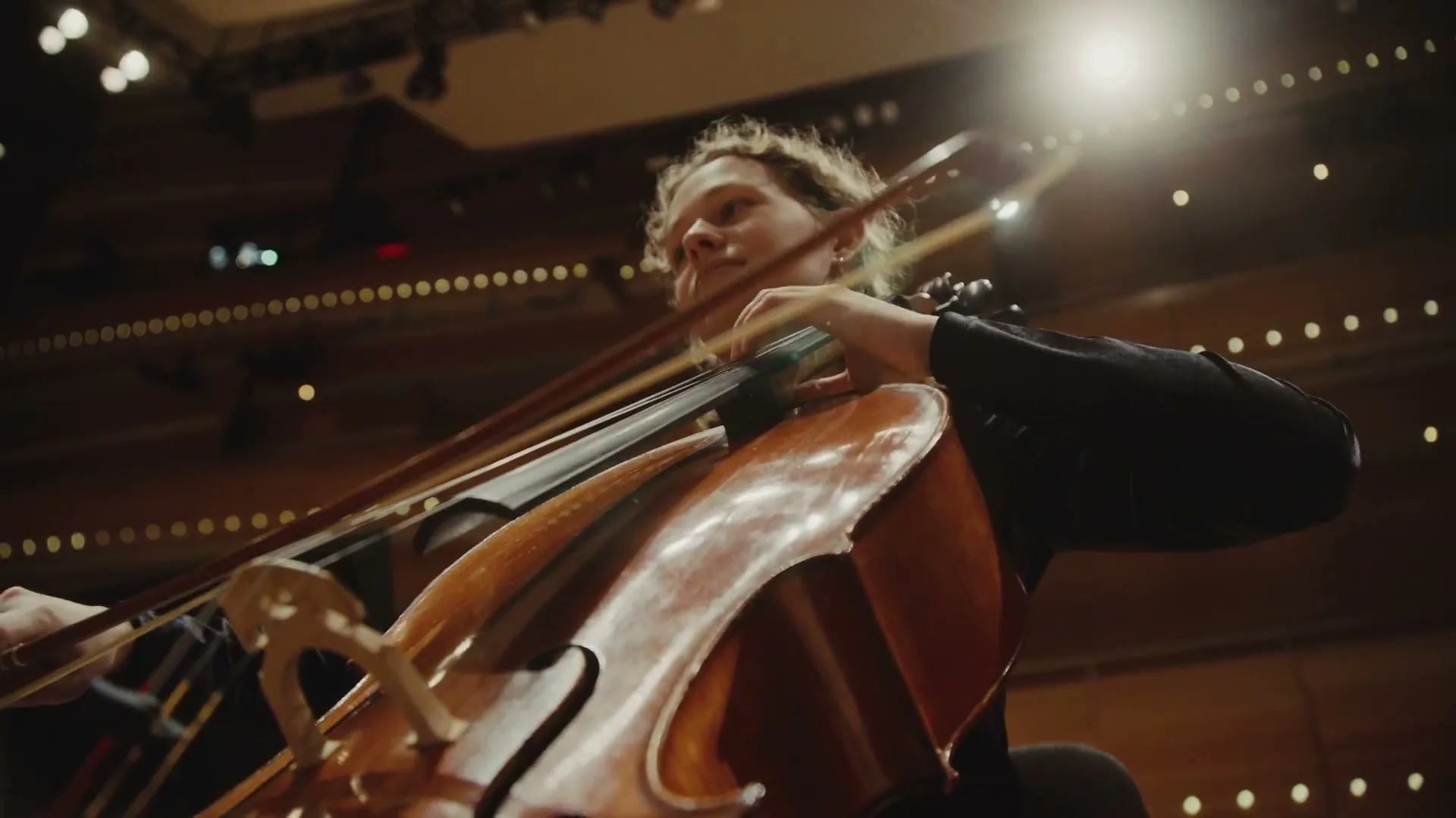 Orchestre symphonique de Montréal “Métro Chime” (2026), frame 6