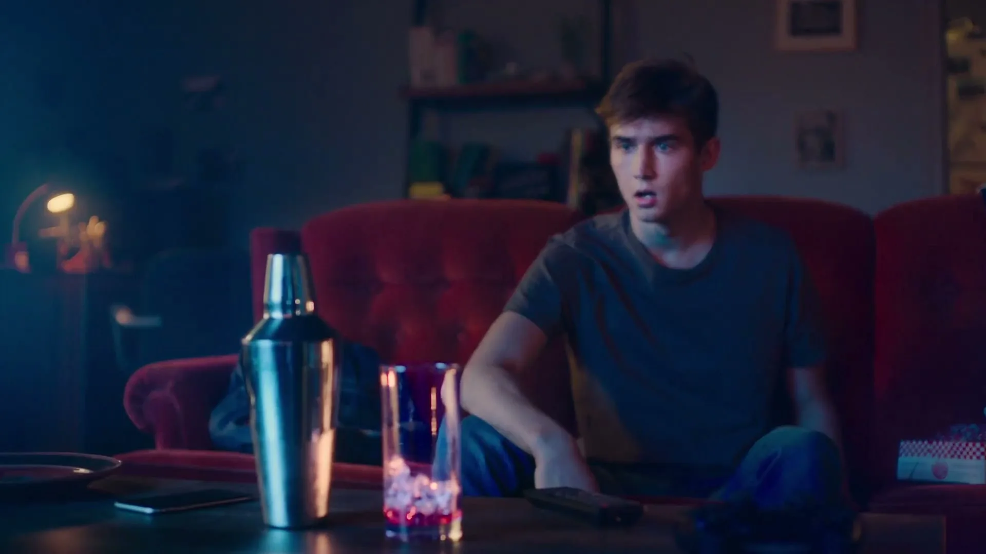 Shaken "Ministère de la Santé et des Services sociaux" (2023) commercial still