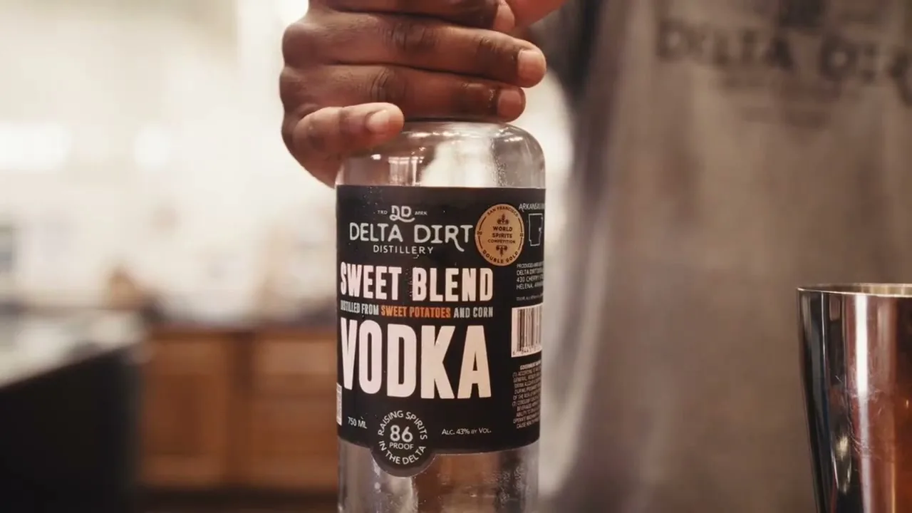 Heinz “The Black Kitchen Series - Farm to Bottle with Delta Dirt Distillery” (2023), frame 5