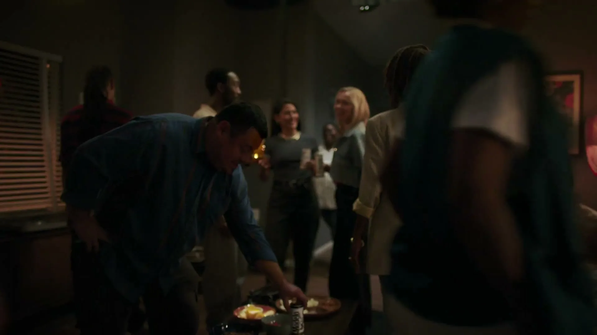 Modelo "Modelo - House Party" (2025) commercial still
