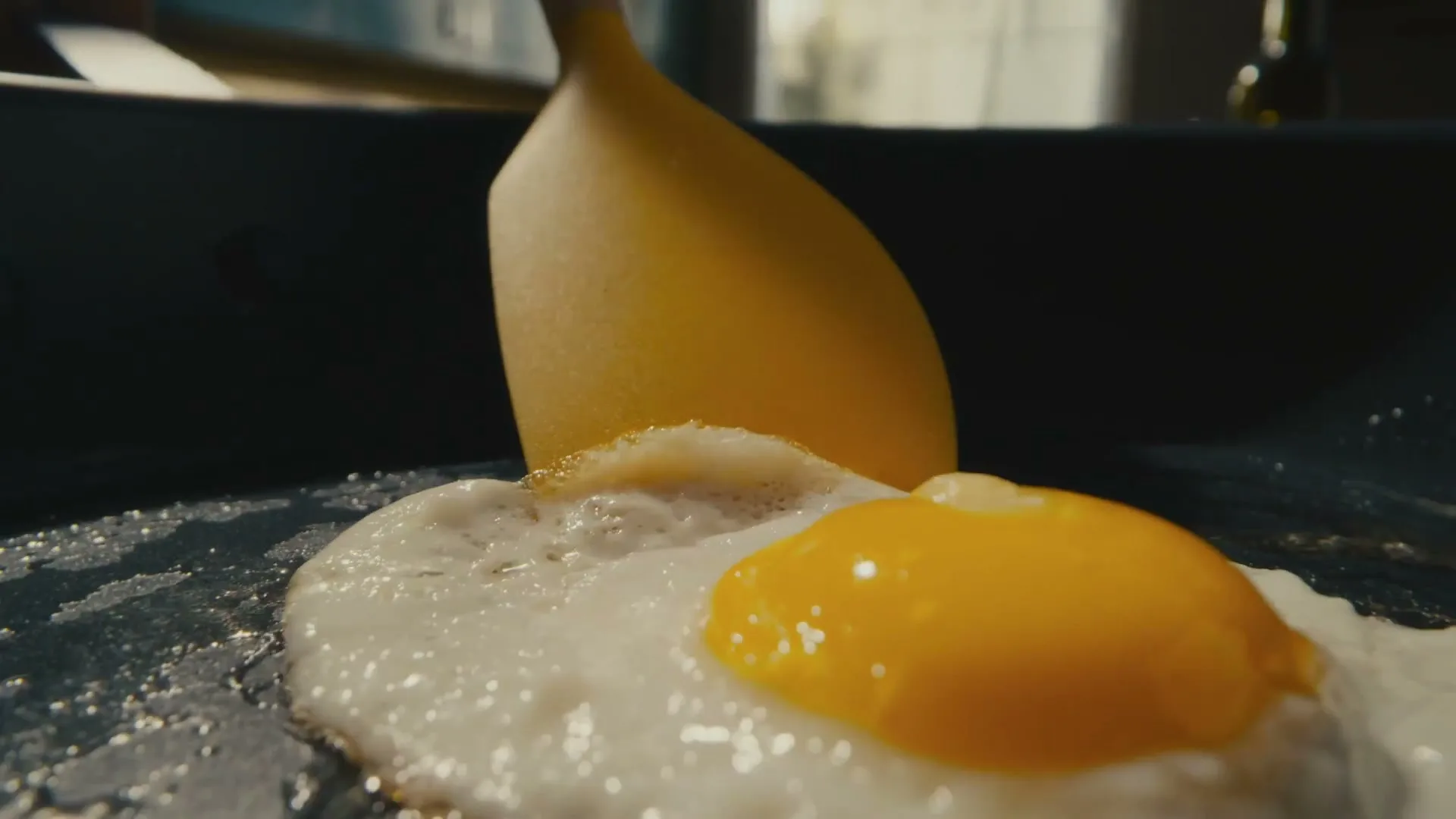 Egg Farmers of Canada “Play by Play” (2024), frame 4