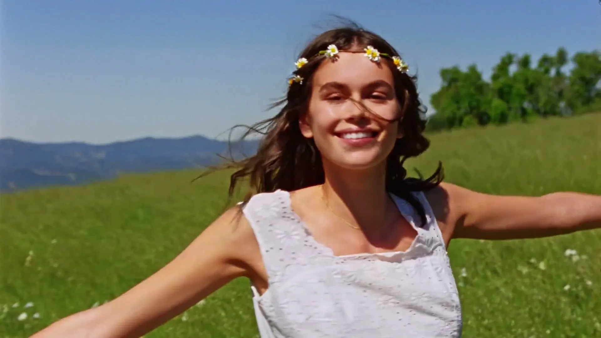 Marc Jacobs "Daisy 2020" (2020) commercial still