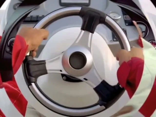 Honda “Everything” (2010), frame 5