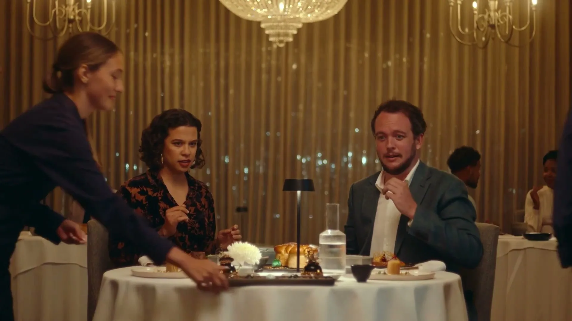 Tayto “Restaurant” (2025), frame 6
