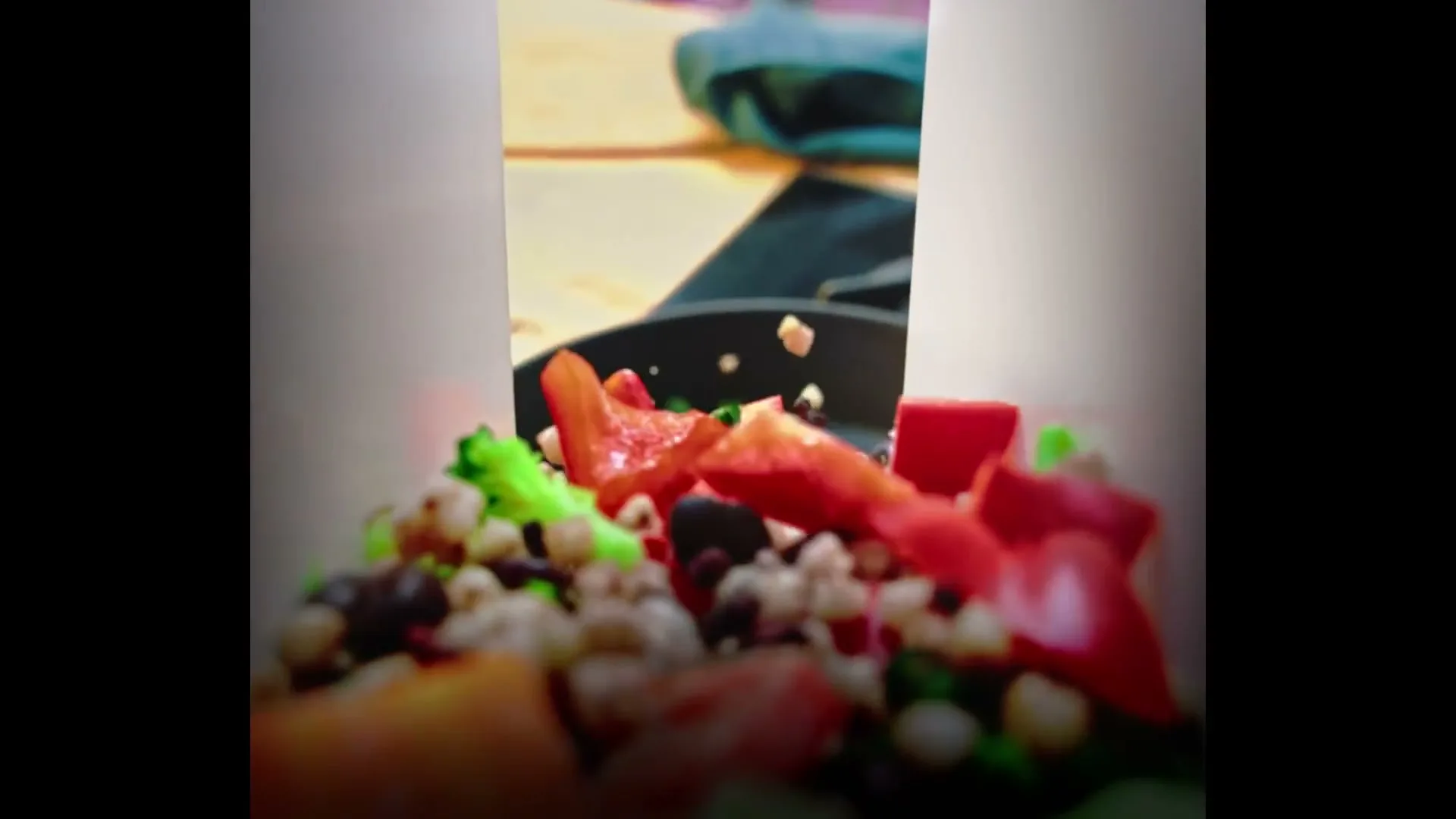 Iglo “Spot Veggie Love” (2023), frame 6