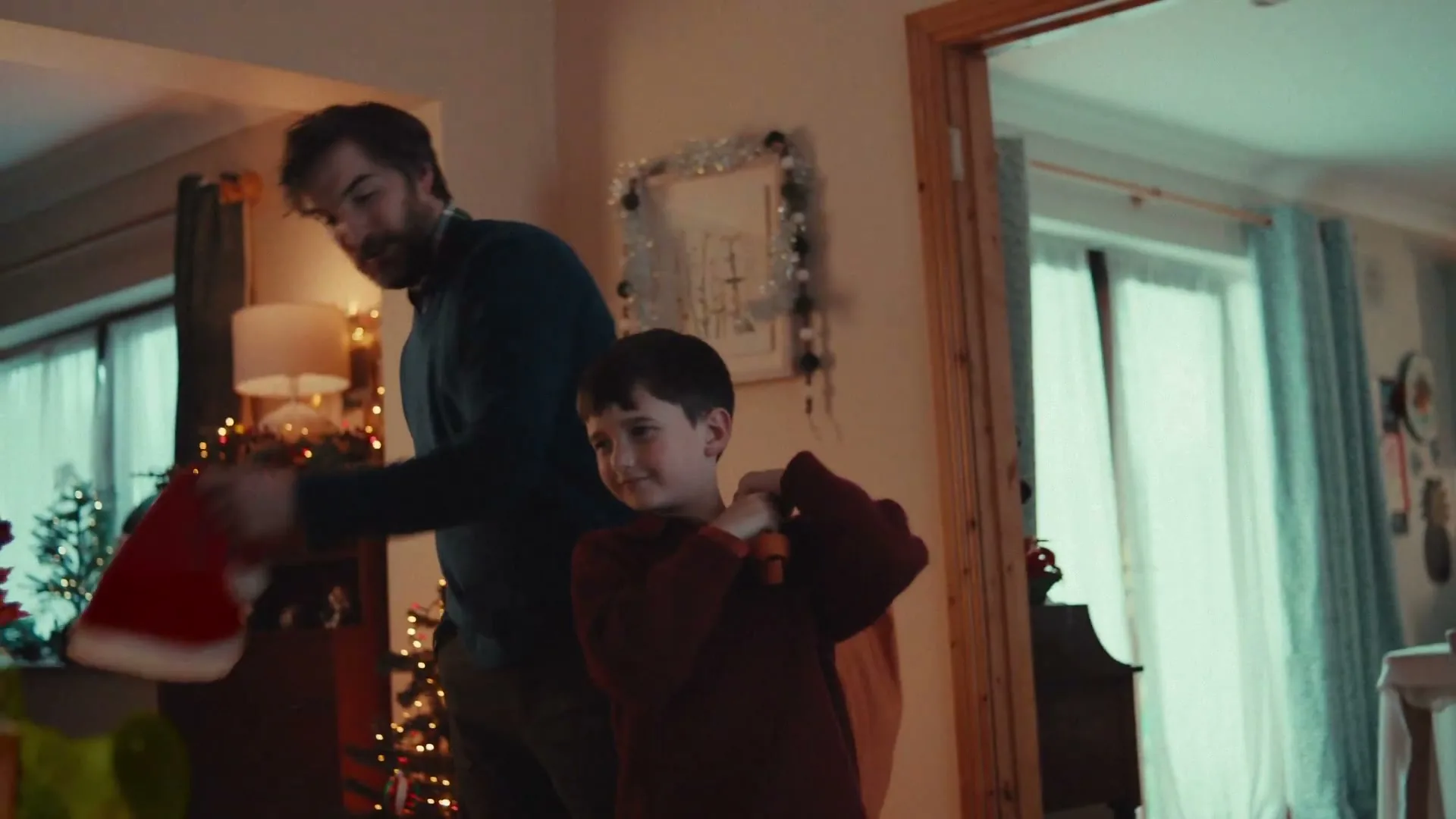 Re-turn "it Right - Christmas" (2025) commercial still