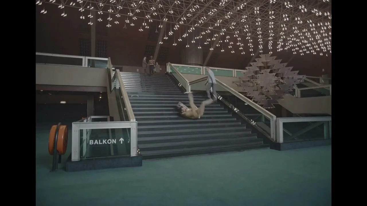 Etisalat "Etisalat - Moonwalk" (2022) commercial still
