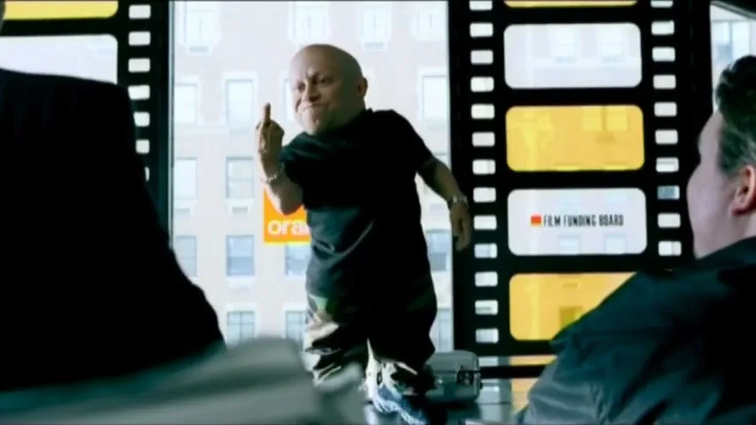 Orange “Verne Troyer”