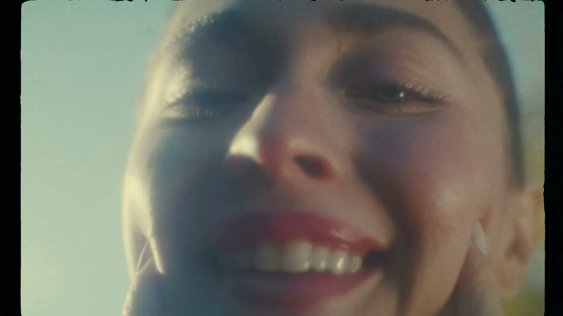 Yagmour "Florecer" (2023) commercial still