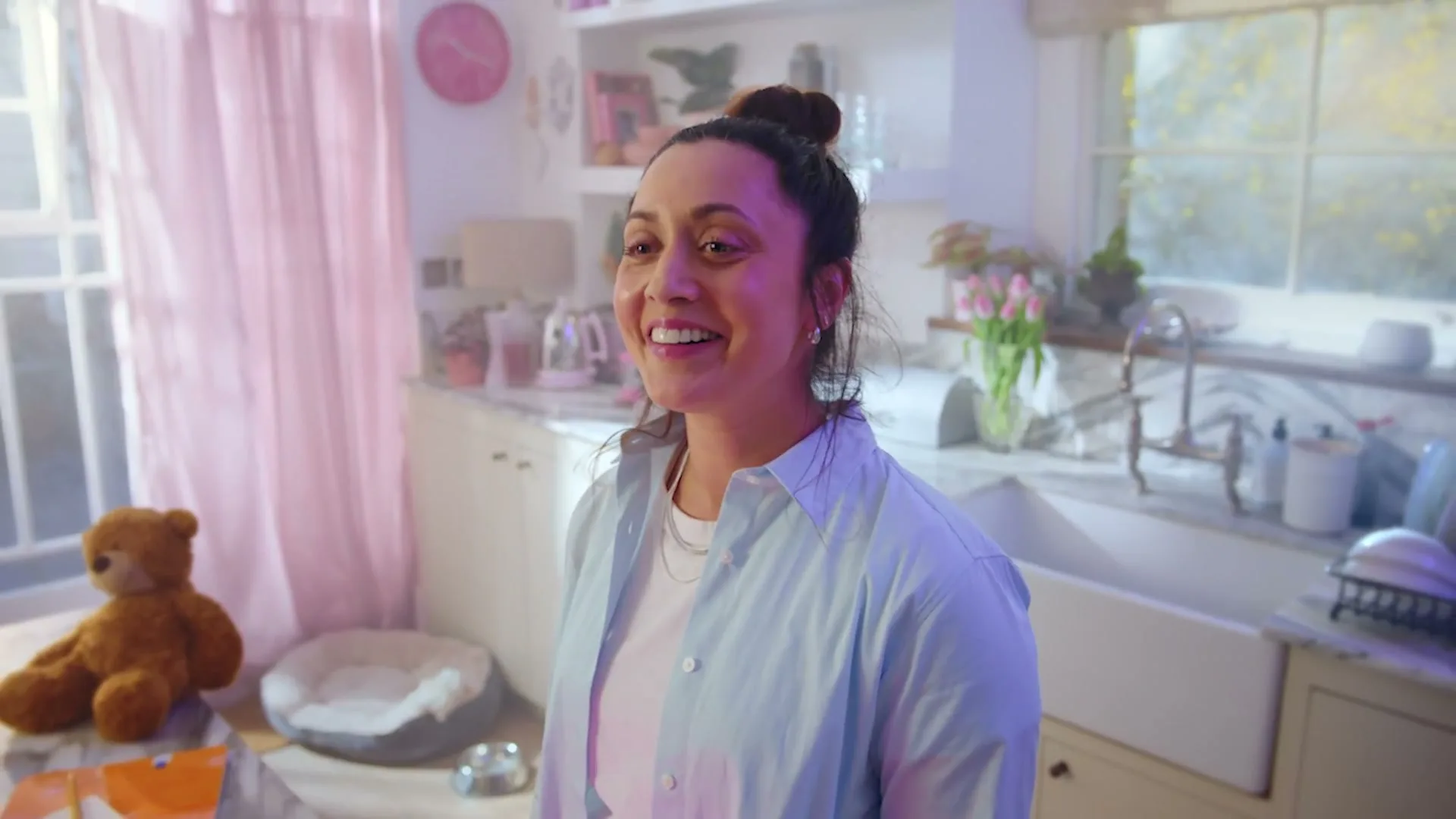 Lastminute.com "Mum's Messy Mind" (2025) commercial still