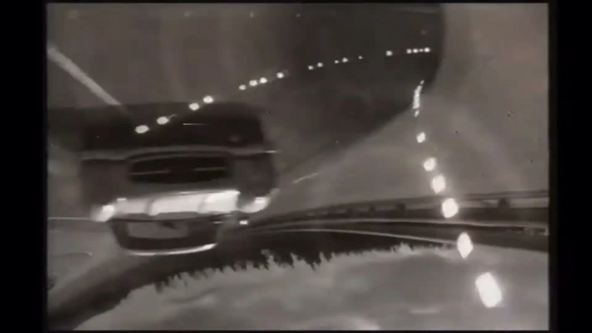 Mercedes-Benz “Movement” (2003), frame 2