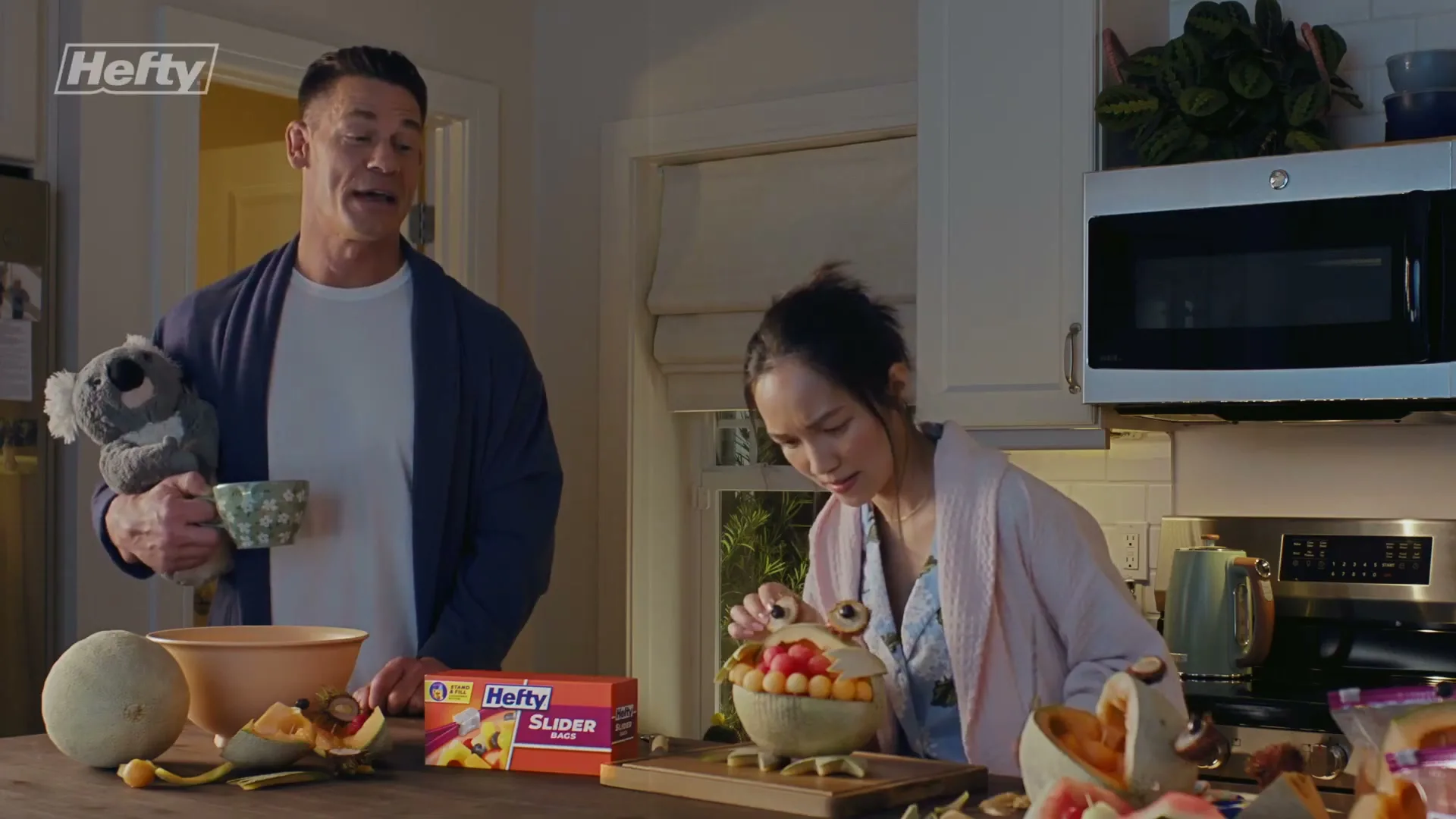Hefty “Brands - Slider Bags #strongchoice” (2026), frame 2