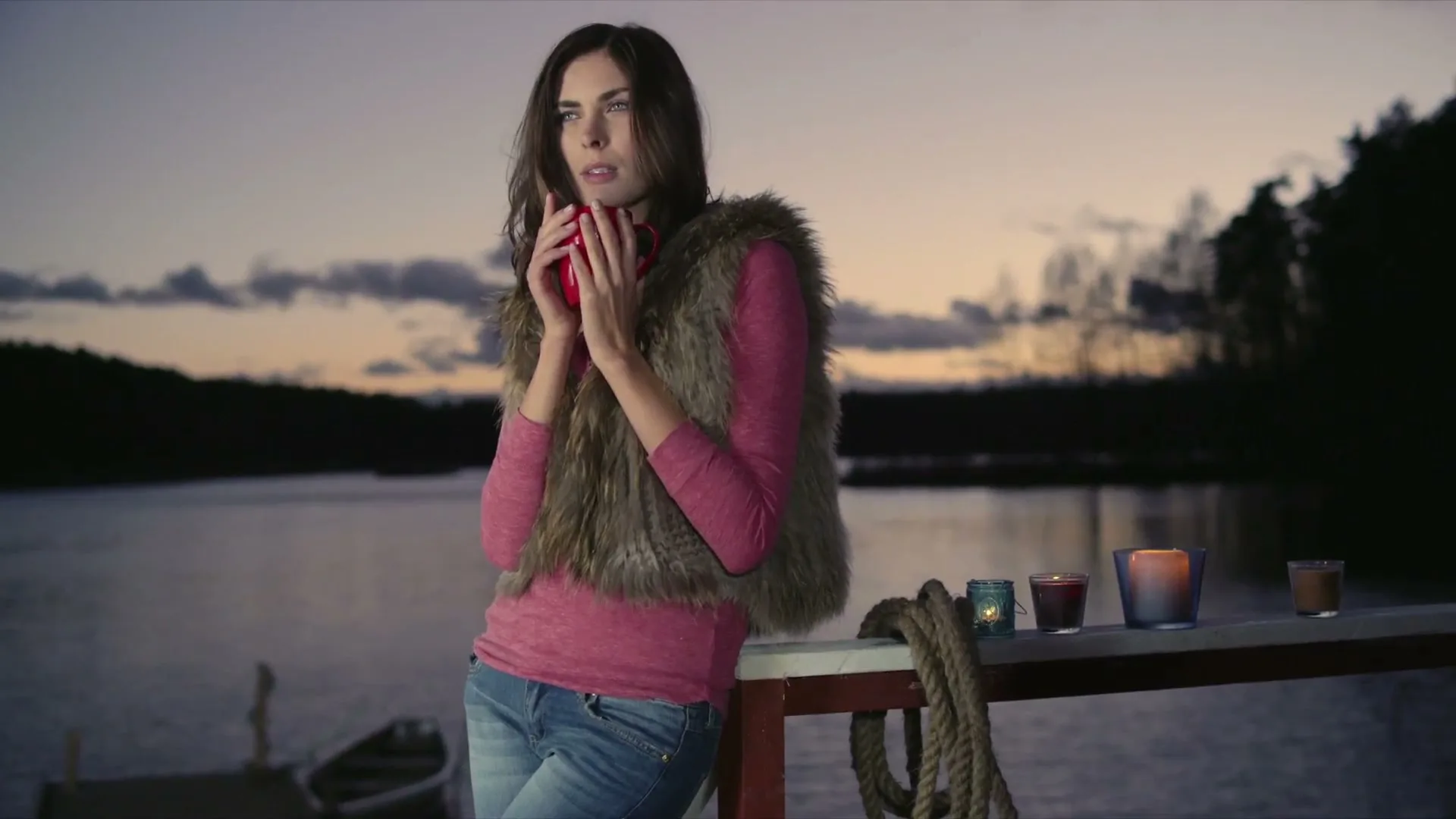 Neutrogena "Neutrogena - Hands" (2014) commercial still