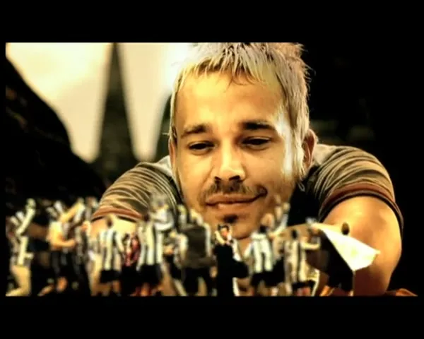 Orange "Rucksack" (2001) commercial still