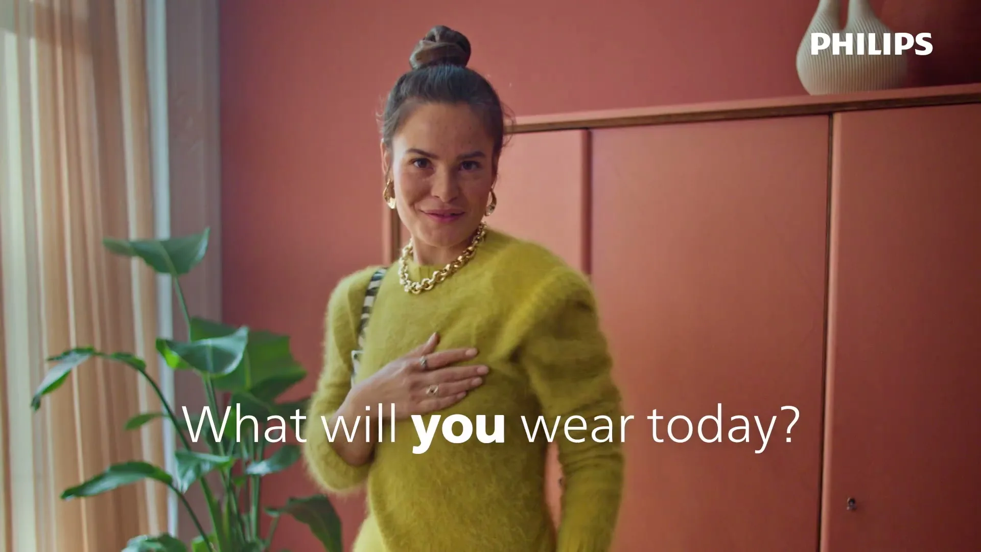 Philips "Handheld Steamer 7000 series" (2022) commercial still
