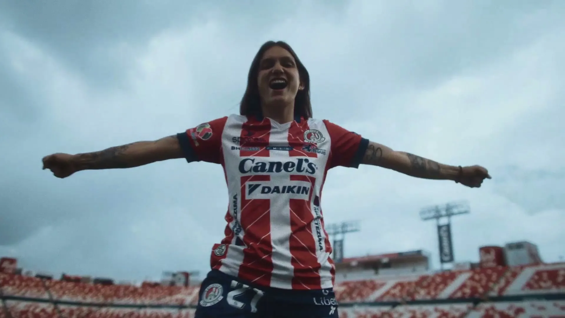Caliente Sports “Caliente Femenil” (2026), frame 4