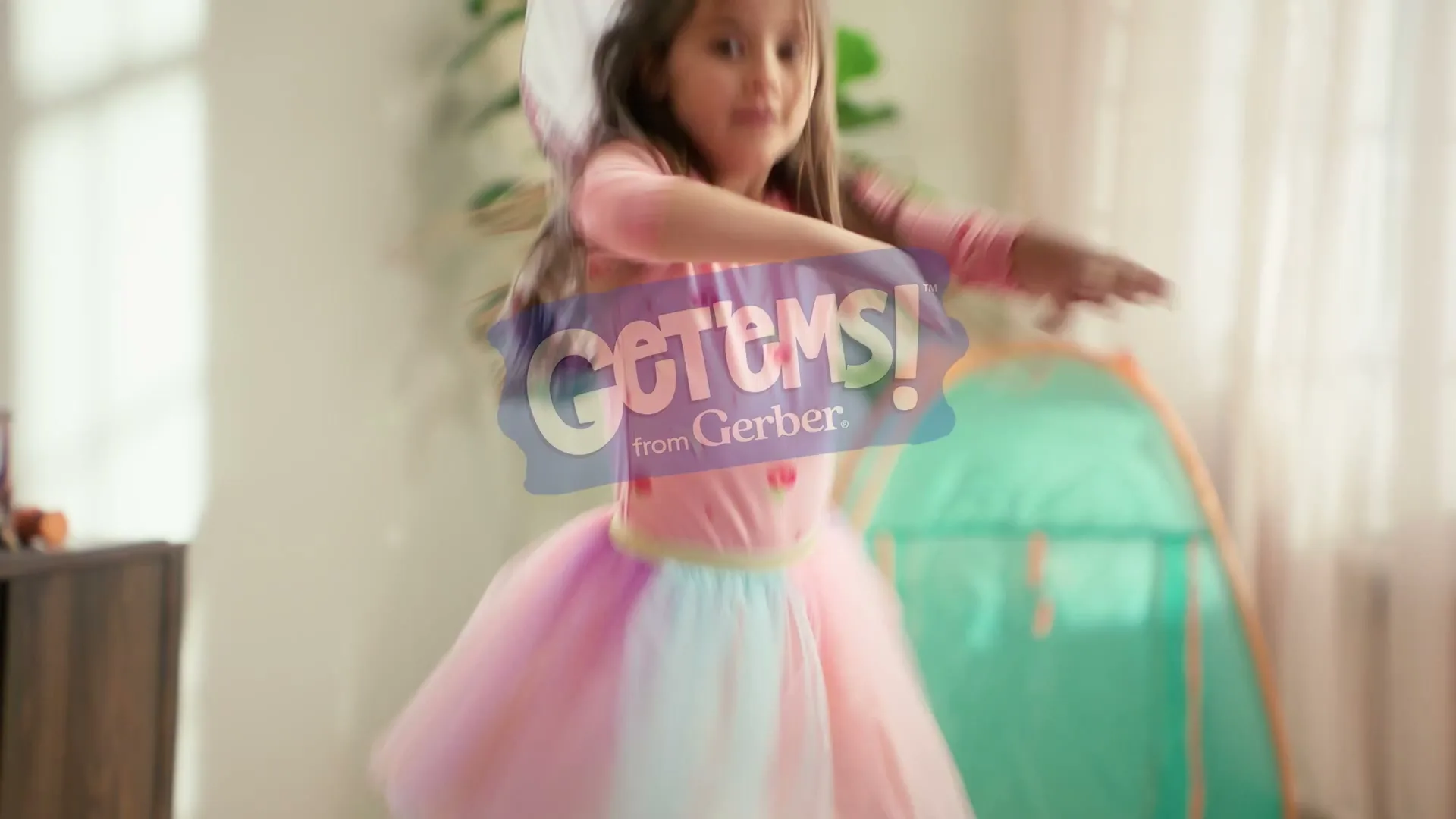 Nestle “Gerber Get’Ems Squeezies - Peach Apple Twist” (2026), frame 3