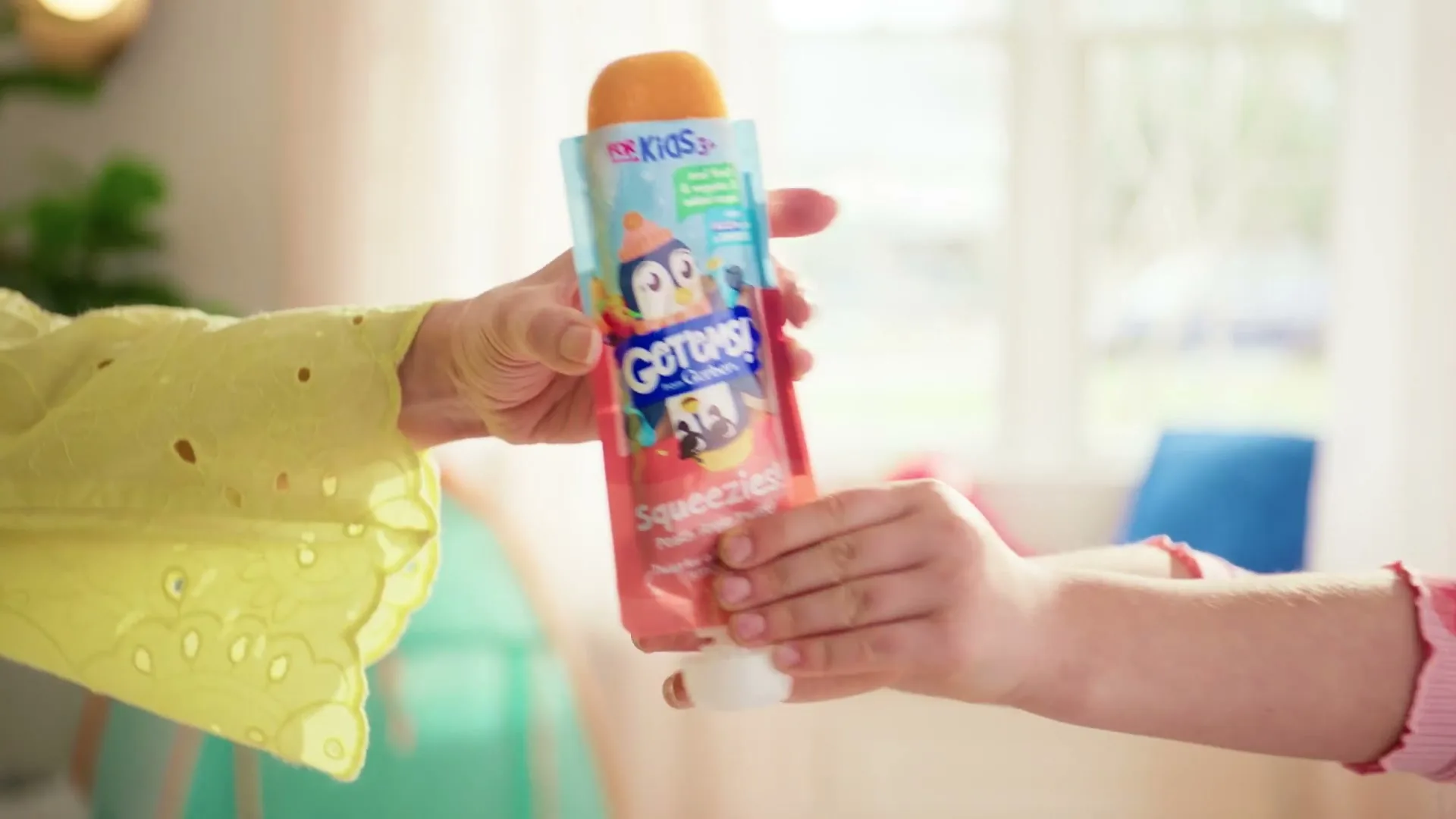 Nestle “Gerber Get’Ems Squeezies - Peach Apple Twist” (2026), frame 5