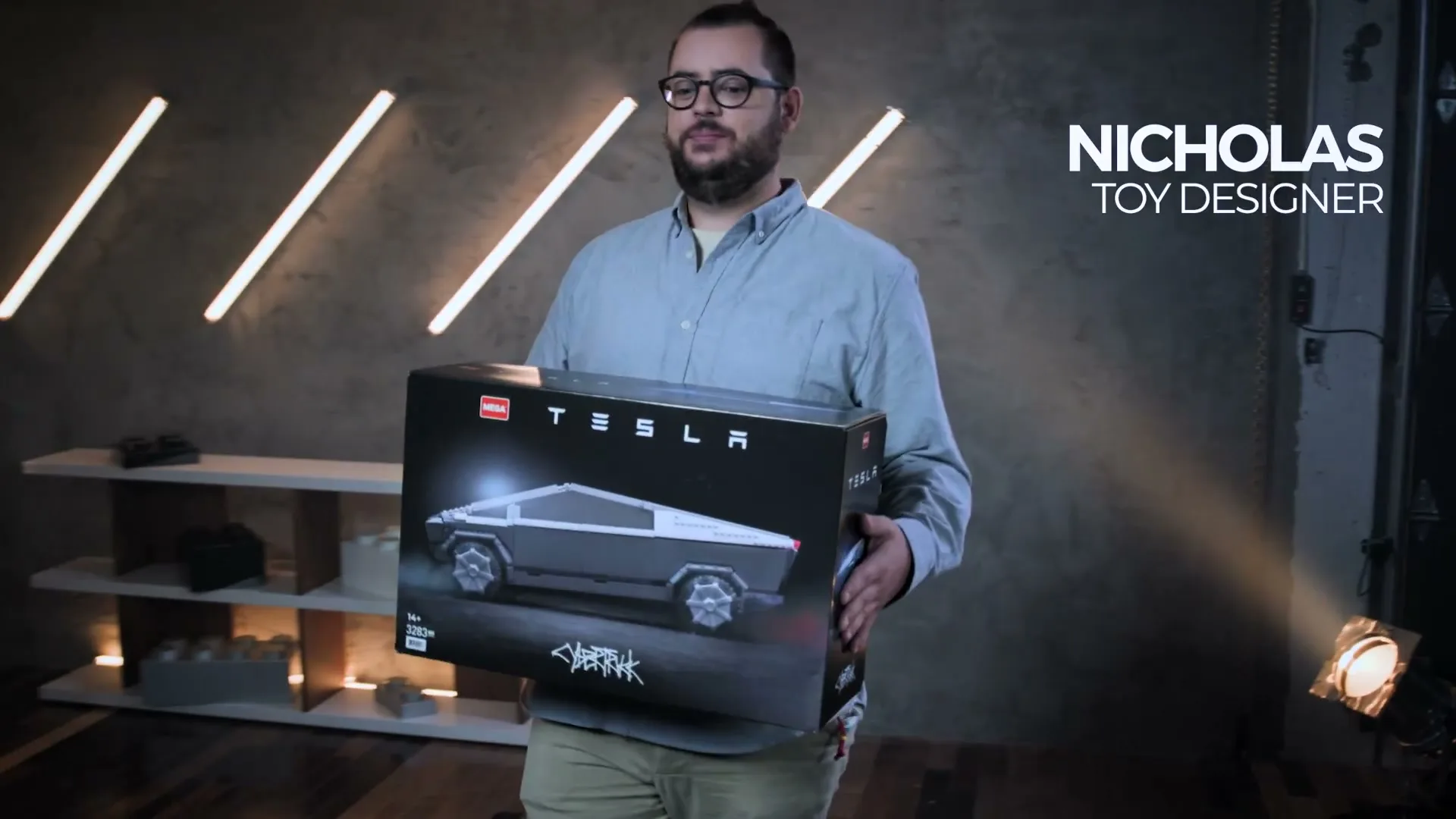 Mattel “MEGA Brands - MEGA x Tesla Cybertruck” (2022), frame 3