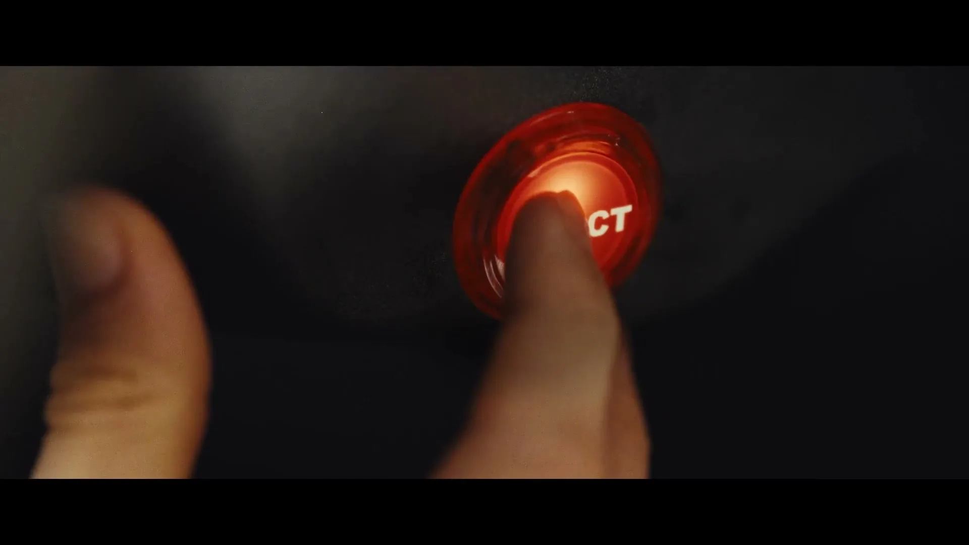 TAC "Bonds Gadgets" (2024) commercial still