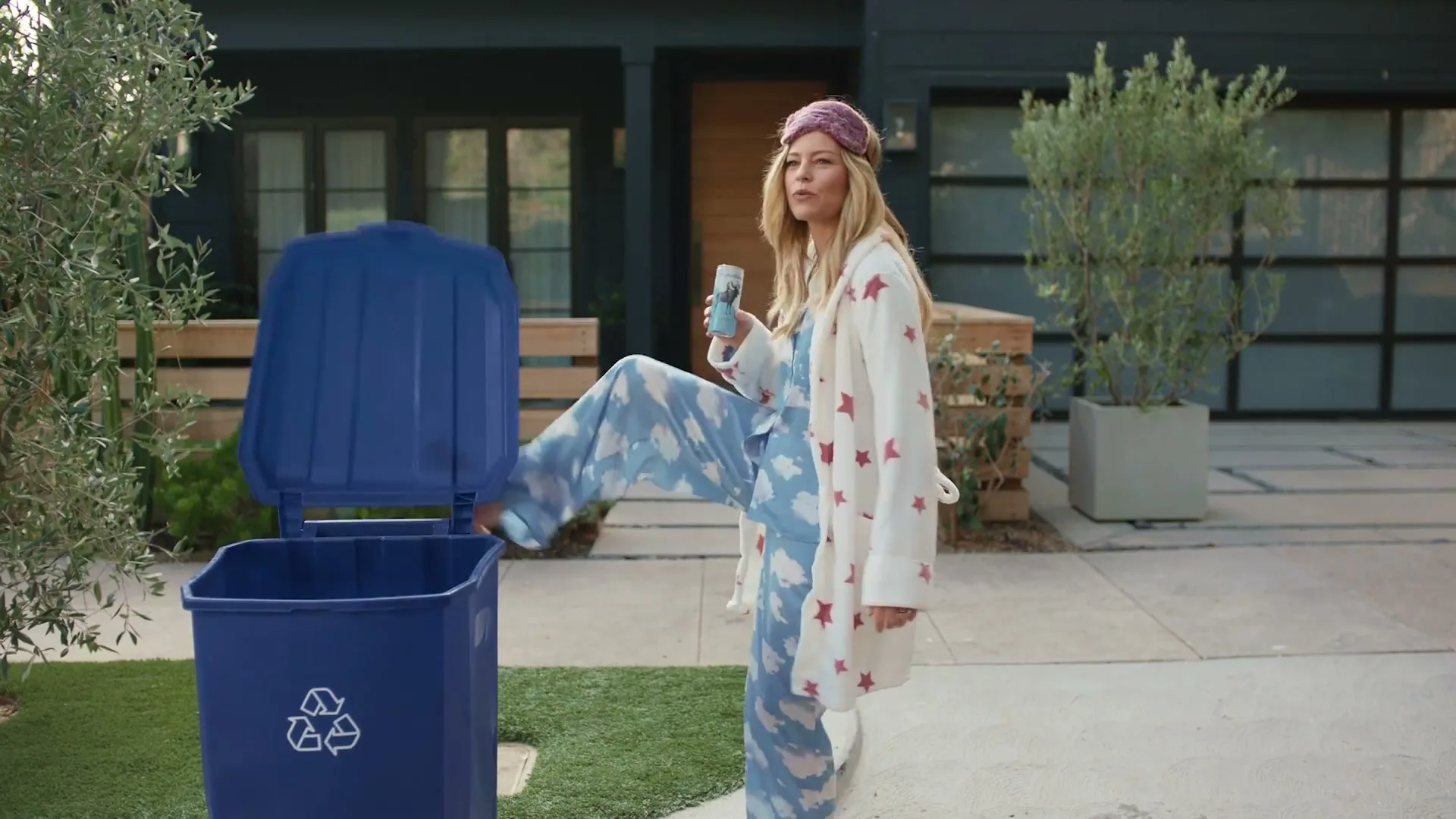 Archer Roose “Recycling Day”, directed by Natalie Pris