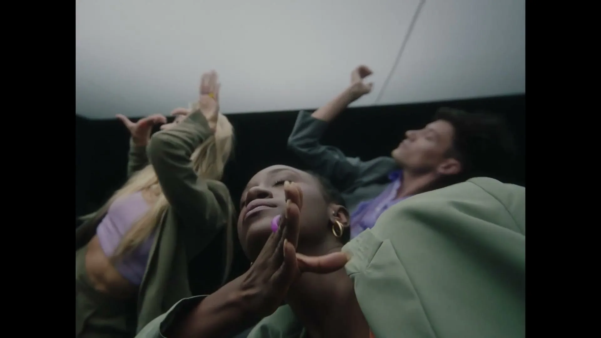 Samsung “Samsung - Flip” (2026), frame 6
